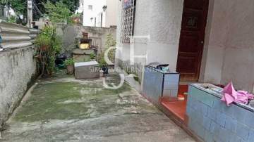 Oportunidade - Tijuca - Rua Tobias Moscoso - Casa duplex, 3 quartos, 2 banheiros, garagem no corpo da casa. - BTCA30087