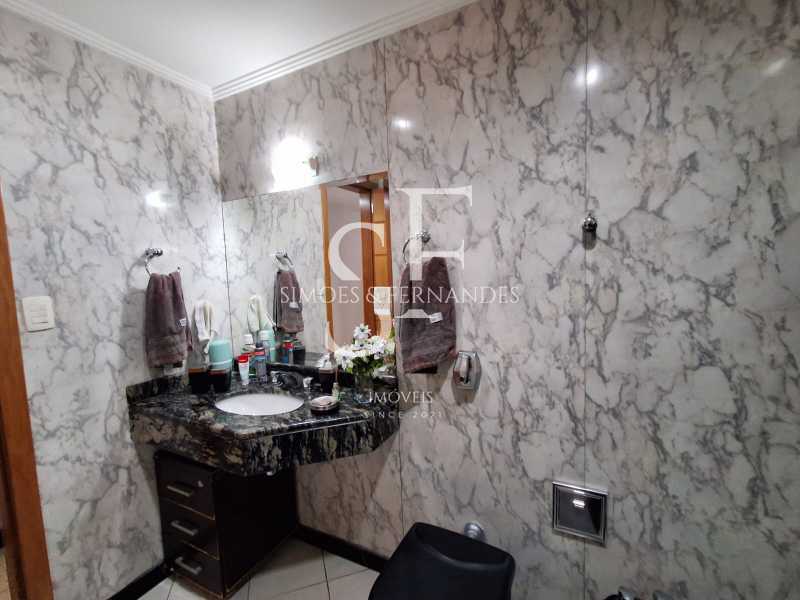 0ef0a9b4-6e2b-414d-a6b7-8690cc - 25