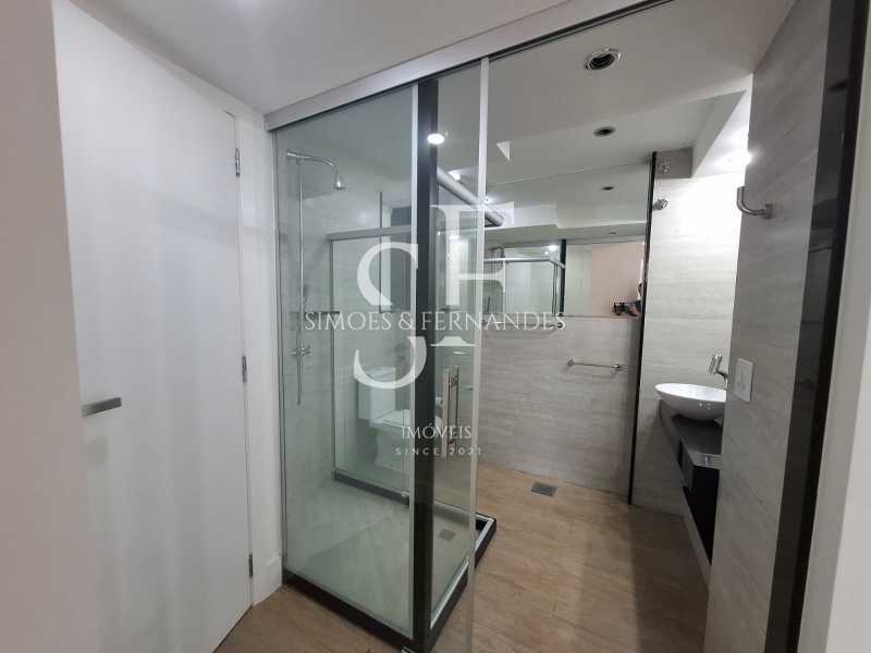 ae5415d1-4029-4a64-b9b7-8dcb99 - 20