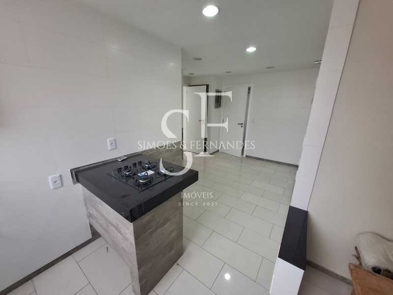 ecf53472-3b9d-4855-b410-a5001c - 12