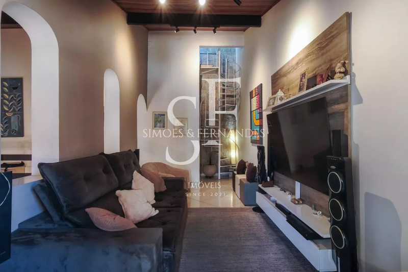 AndaraiRuaNisiaFlorestaCasaTri - 17