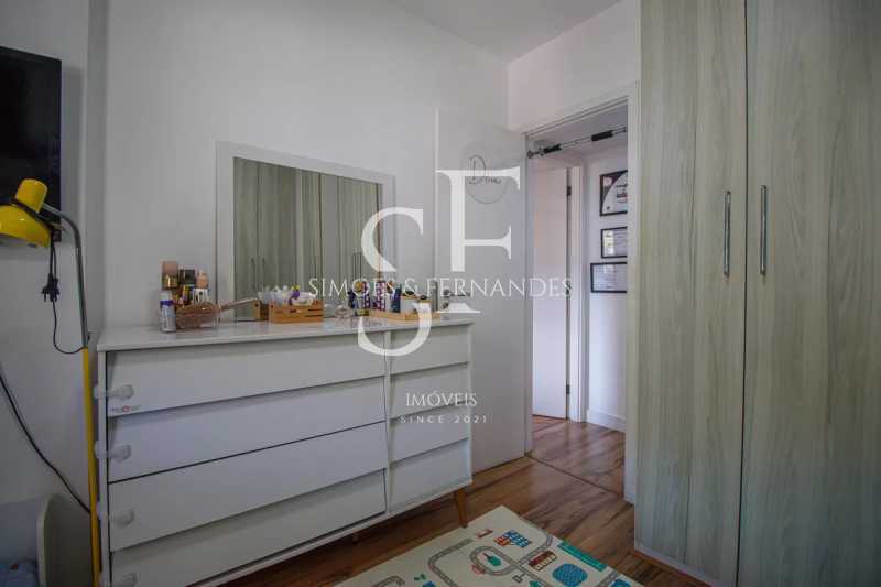 original895358785-435.81355270 - 13