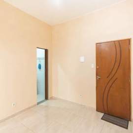 Oportunidade - São Cristóvão - Rua Benedito Ottoni - Apartamento de 32m² - Sala 1 quarto todo reformado - portaria 24h e com acessibilidade, 4 andares com elevador. - BTAP10510