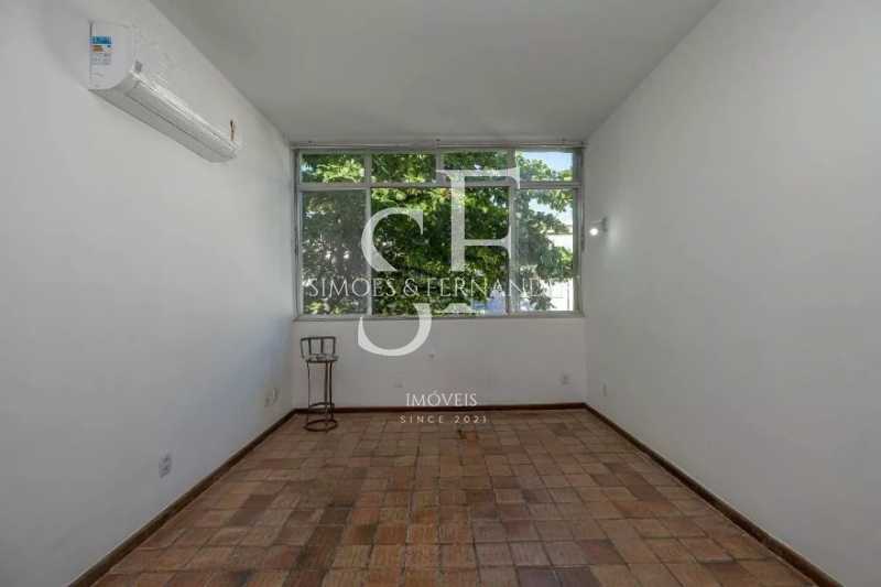 893576293-689.8242678106075DSC - 4