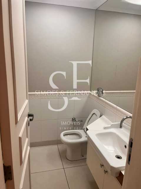 f250ad10-ffc7-48d2-8daa-1b897d - 16