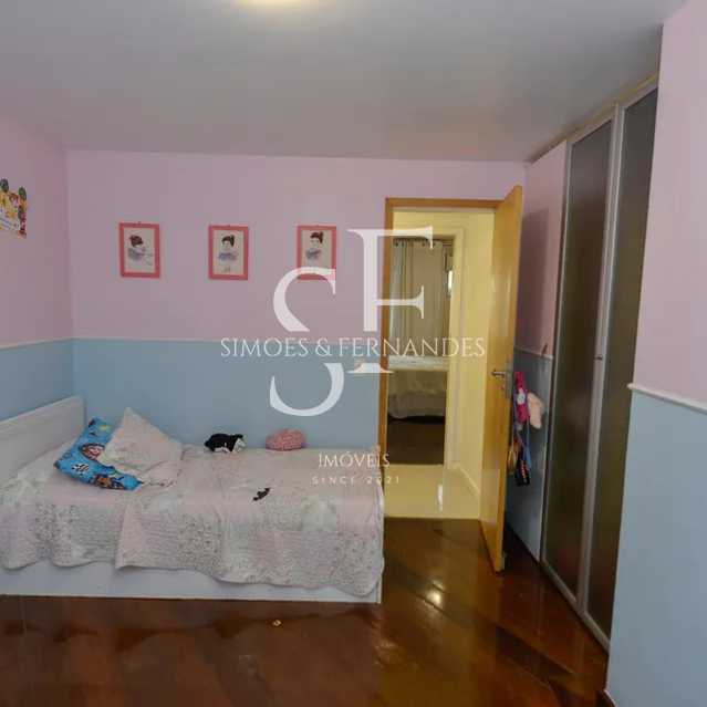 original895442080-459.19478700 - 13