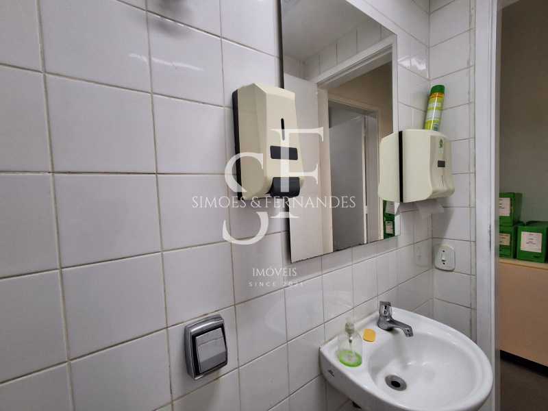 590e8870-286f-4d6a-9d69-2e3108 - 13