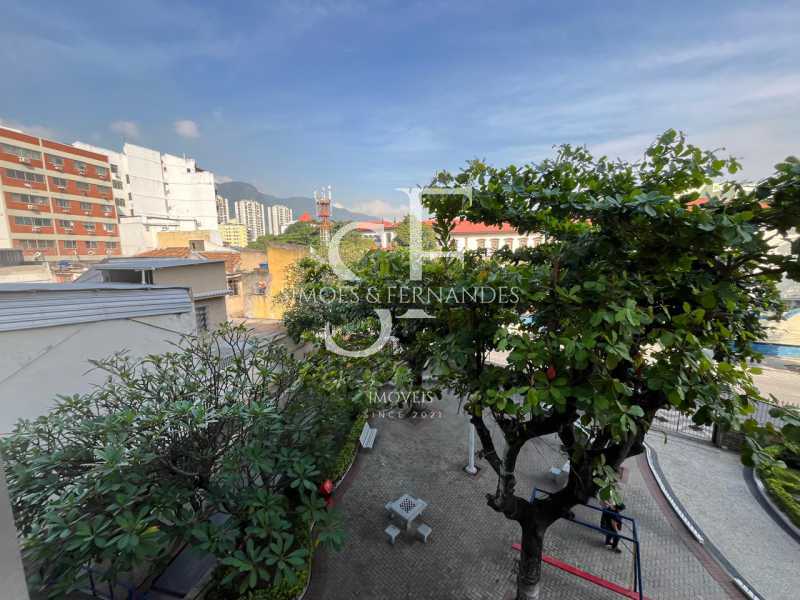 Conheça vista 2. do imóvel - Praça da Bandeira - Rua Felisberto de Menezes - Apartamento totalmente reformado, 2 quartos com dependência completa. - BTAP22339 - 26 vista 2. - 26