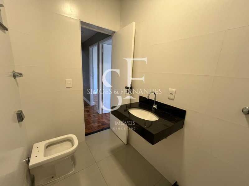 Conheça banheiro 1. do imóvel - Praça da Bandeira - Rua Felisberto de Menezes - Apartamento totalmente reformado, 2 quartos com dependência completa. - BTAP22339 - 18 banheiro 1. - 18