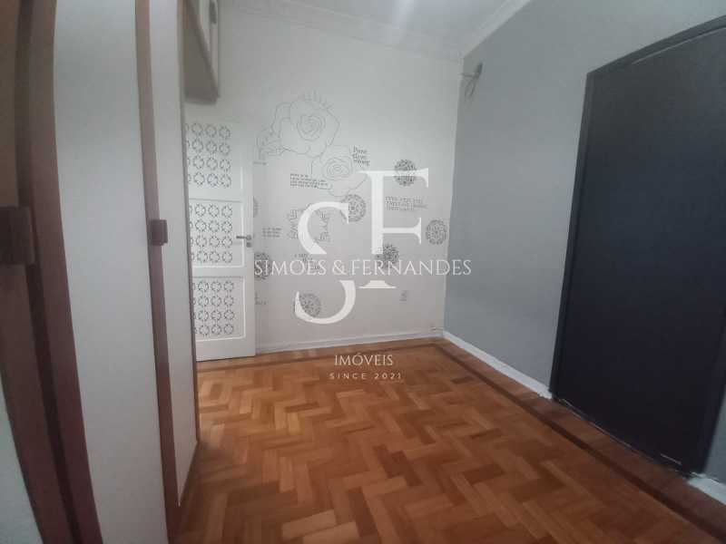 Conheça 22. do imóvel - Grajaú - Praça Edmundo Rego - Apartamento de 2 quartos com armários (sendo um com ar-condicionado), com comércio e transporte na porta. - BTAP22393 - 22 22. - 22