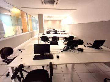 Oportunidade - Tijuca - Rua Conde de Bonfim. Oportunidade! Loja frente de rua com área de 180 m², 2 banheiros e 1 copa. - BTLJ00089