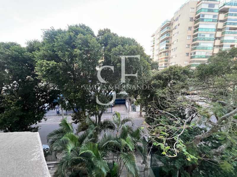Conheça 77. do imóvel - Praça da Bandeira - Rua Paraíba. Apartamento 2 quartos sendo 1 suíte, sala ampla e 1 vaga na escritura. - BTAP22452 - 20 77. - 20