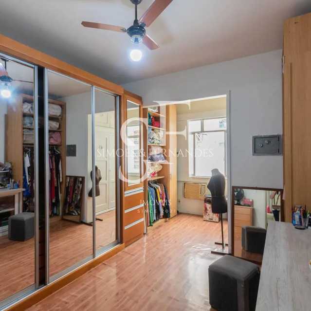 Conheça 18 do imóvel - Tijuca- Travessa Frei Rogério- Casa duplex, 3 quartos, suíte, dependência, piscina e churrasqueira. 2 vagas. - BTCN40027 - 18 18 - 18