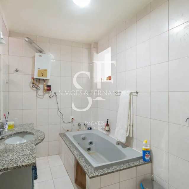 Conheça 22 do imóvel - Tijuca- Travessa Frei Rogério- Casa duplex, 3 quartos, suíte, dependência, piscina e churrasqueira. 2 vagas. - BTCN40027 - 22 22 - 22