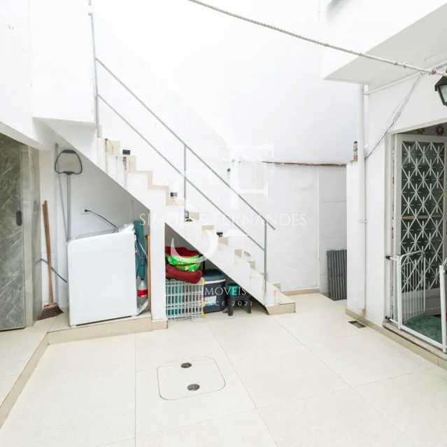 Conheça 27 do imóvel - Tijuca- Travessa Frei Rogério- Casa duplex, 3 quartos, suíte, dependência, piscina e churrasqueira. 2 vagas. - BTCN40027 - 27 27 - 27
