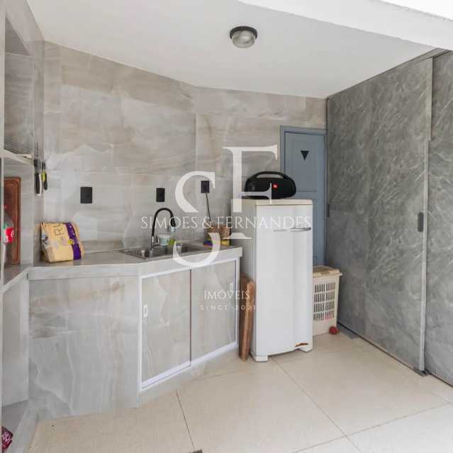 Conheça 28 do imóvel - Tijuca- Travessa Frei Rogério- Casa duplex, 3 quartos, suíte, dependência, piscina e churrasqueira. 2 vagas. - BTCN40027 - 28 28 - 28
