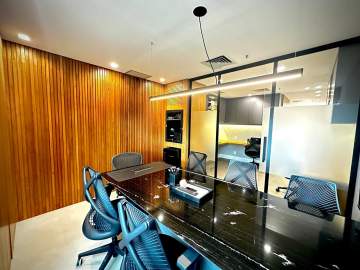 Condomínio Barra Tower Offices - Ótima localização - Sala comercial à venda na região do Vogue Square - 613SA