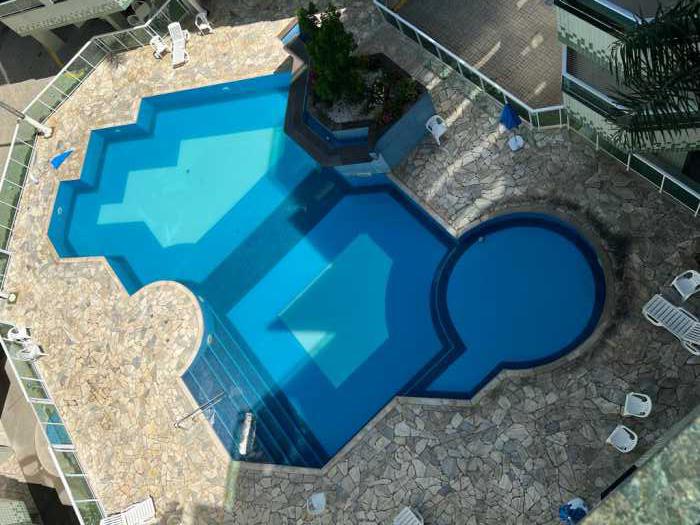 piscina . - 1