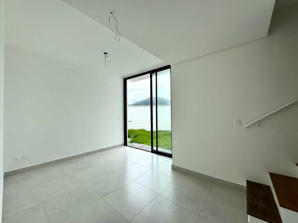 Casa em Condomínio no Itaguá e - 2