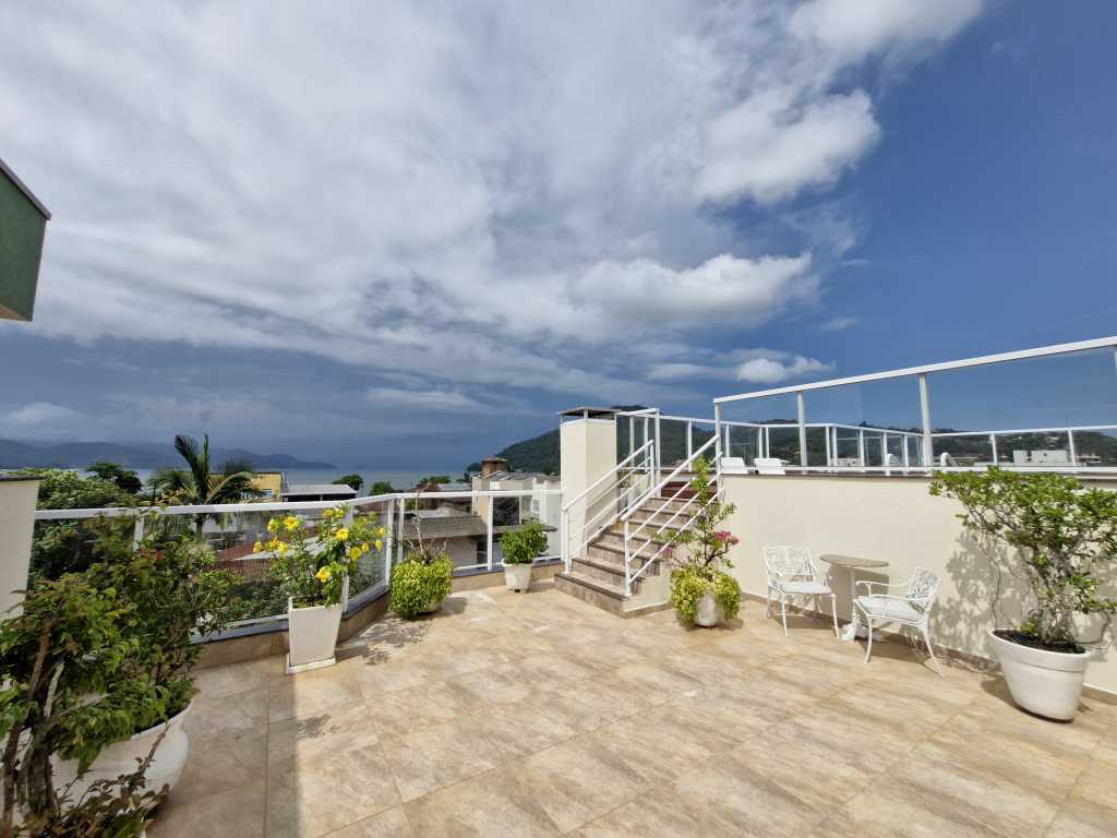 Apartamento de Alto Padrão no - 2