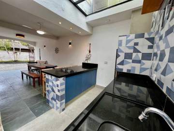 Casa em Condomínio a Venda Sununga, Ubatuba/SP Triplex Mobiliado - SZCN30017