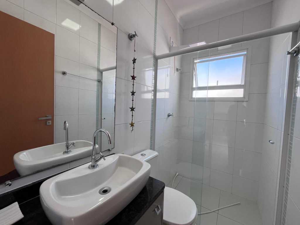 77e2e725-834c-40e1-bf01-698ffd - 8