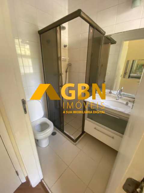 40a5dcdc-6e40-4d3e-ab3f-92951b - 18