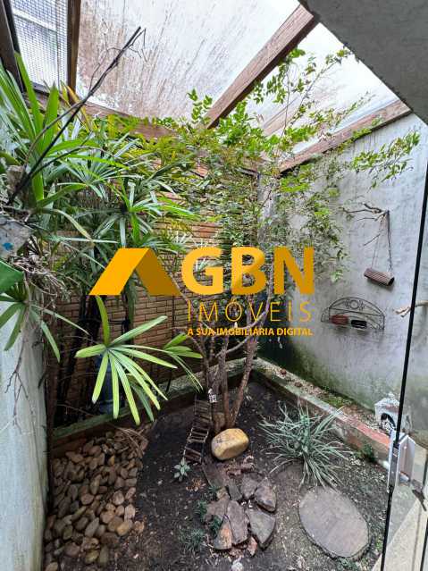 e8a7f49a-8607-45b1-b880-a90bcf - 4