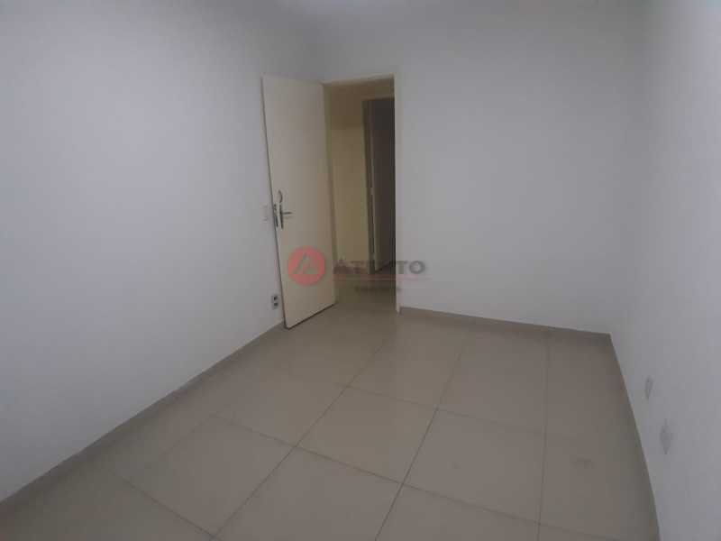 Quarto 2,.,.,. - 17