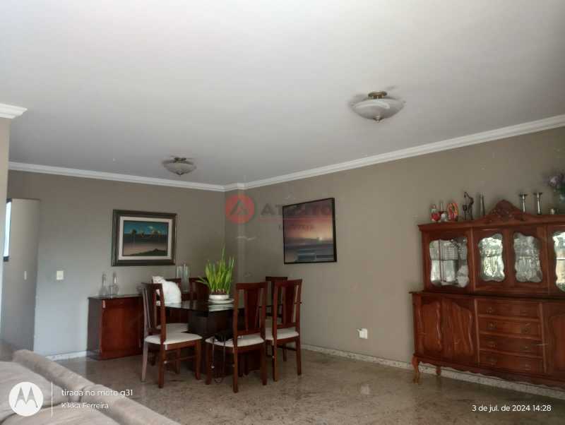 Sala,,,, - 6