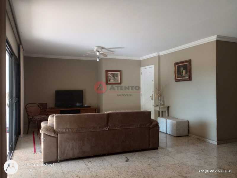 Sala,,, - 7