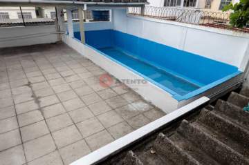Excelente Oportunidade! Casa à Venda em Olaria, 315 m², com 3 Quartos, 2 Suítes, Piscina e Vaga para 3 Carros - AICA30015