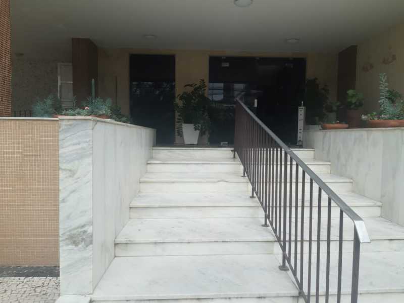 Entrada do prédio. - 3
