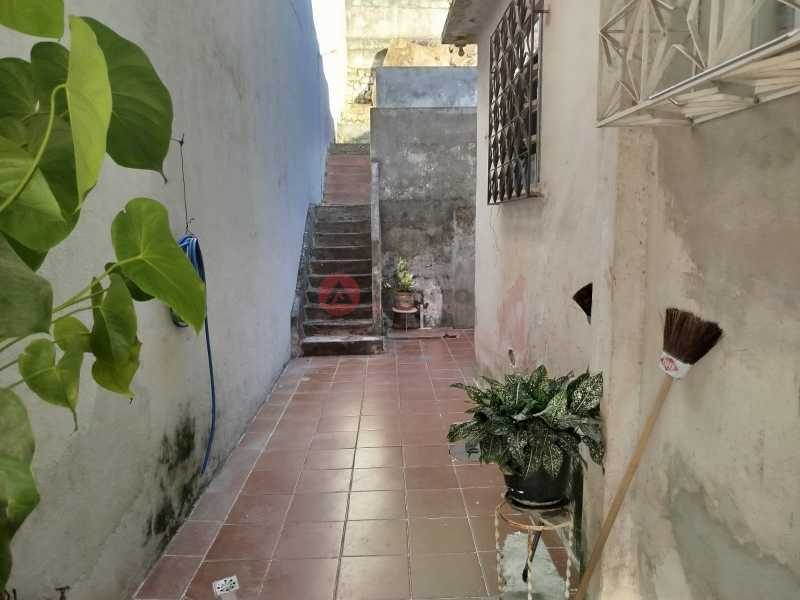 Área lateral da casa - 22