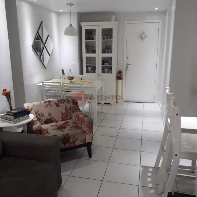 Sala,, - 4