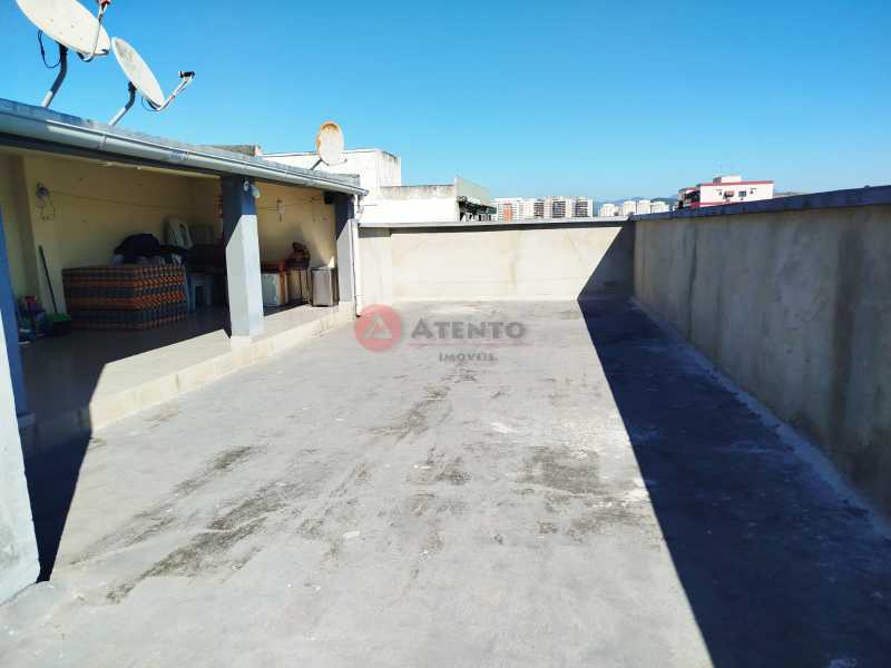 Tarraço e salõ de festas, - 25