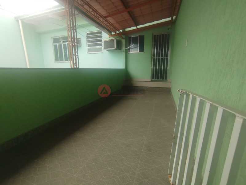 Acesso quarto, sala e banheiro - 27