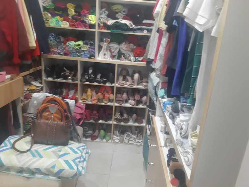 Closet. - 10