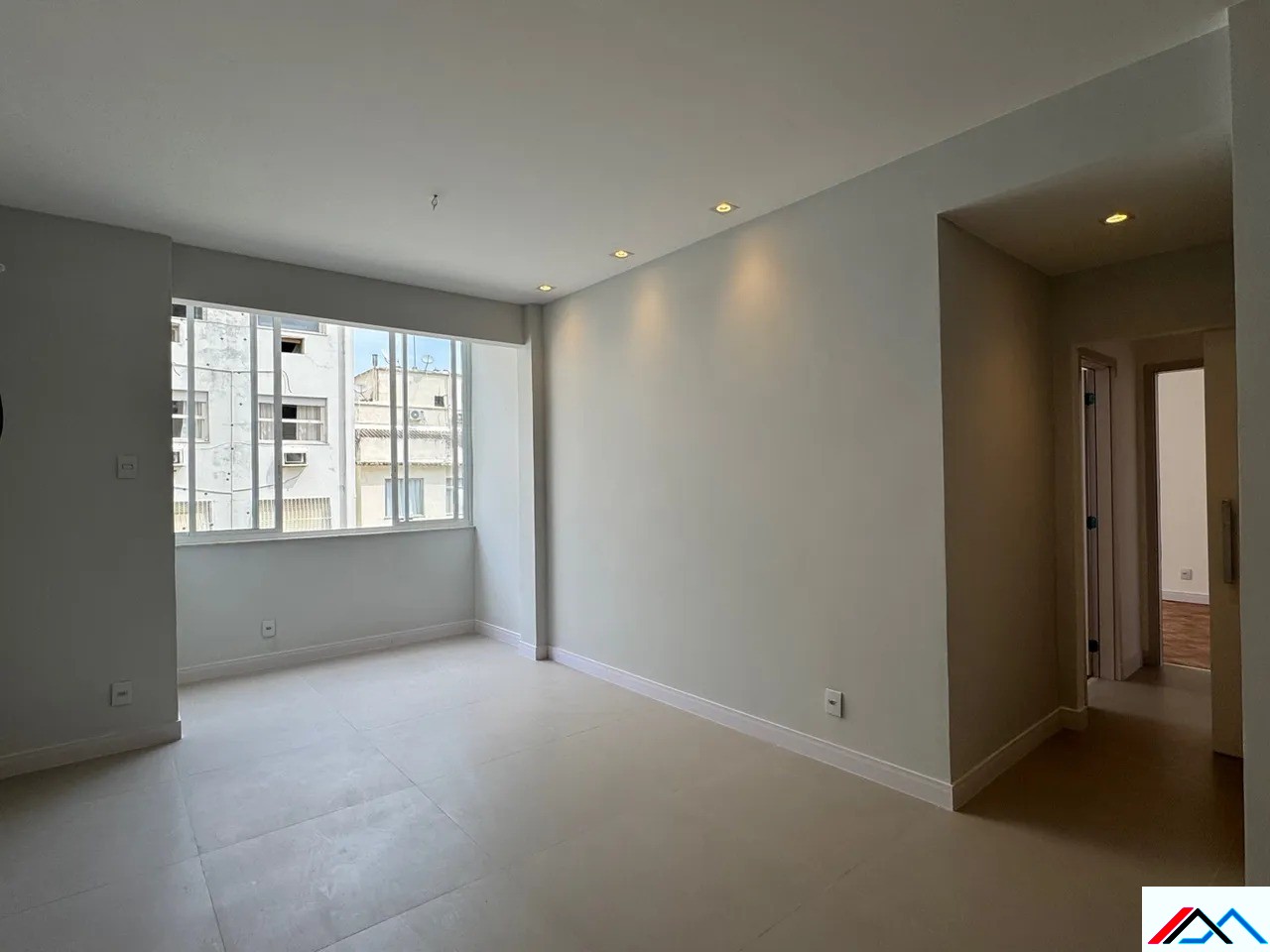Conheça Foto 01 do imóvel - Apartamento à venda Avenida Rainha Elizabeth da Bélgica, Ipanema, Rio de Janeiro - R$ 1.650.000 - AP01890 - 1 Foto 01 - 1