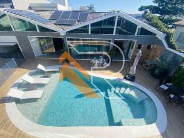 Imperdível - À venda casa duplex com 5 quartos, com 700 m - Camboinhas - Região Oceãnica - Niterói - RJ. - NTCA50007