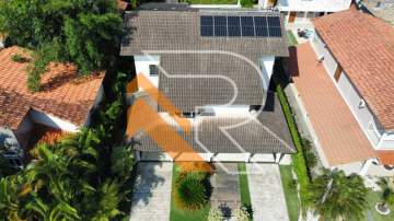 Ótima localização - À venda casa alta padrão dentro de condomínio com 04 quartos, 02 suítes, 350m² de área construída em Itacoatiara, Região Oceânica de Niterói - RJ. - NTCN40030