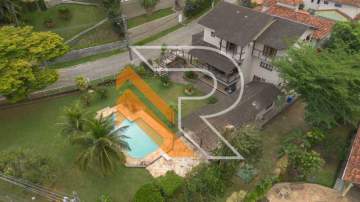 Ótima localização - À venda casa dentro de condomínio, com 05 quartos, 574 m² de área construída e 1.070 m² de terreno - Itaipu - Região Oceânica de Niterói - RJ. - NTCN50010
