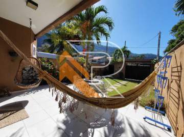 Ótima localização - À Venda casa duplex com 180 m² de área total e 153.93 m² de área útil em Piratininga, Região Oceânica de Niterói- RJ. - NTCA30023
