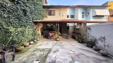 Ótima localização - À venda casa duplex com 4 quartos em Piratininga, Região Oceânica de Niterói - RJ - NTCA40036