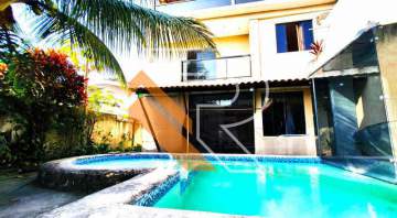 À venda casa triplex em Camboinhas, Região Oceânica de Niterói - RJ. - NTCA60003