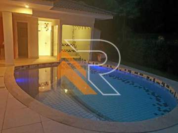 Imperdível - À venda casa dentro de condomínio, com 04 quartos, 420m² em Camboinhas - Região Oceânica de Niterói/RJ. - NTCN40048