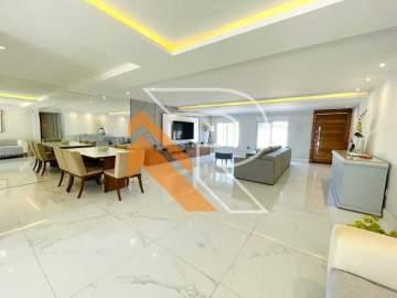Ótima localização - À Venda casa 05 quartos, 550m² em Camboinhas, Região Oceânica de Niterói- RJ. - NTCA50015