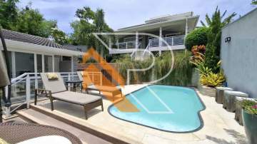 Imperdível - À Venda casa de Alto Padrão com 03 Quartos, 360 m² em Camboinhas, Região Oceânica, Niterói- RJ. - NTCA30034