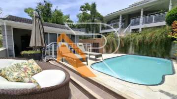 Imperdível - À Venda casa de Alto Padrão com 03 Quartos, 360 m² em Camboinhas, Região Oceânica, Niterói- RJ. - NTCA30034