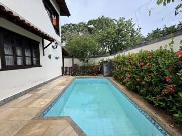 Ótima localização - À venda casa, com 03 quartos, em Camboinhas - Região Oceânica de Niterói/RJ. - NTCA30035
